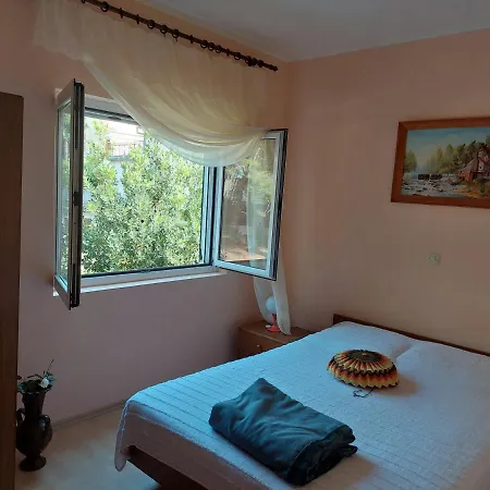Ljubica Apartment *